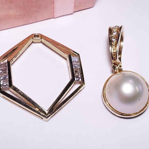 Estate .51ctw Bag/Rd Diam Hexagon 12.5mm Mabe Pearl 14Kt 2pc Slide/Enhancer22695 - Picture 5 of 8